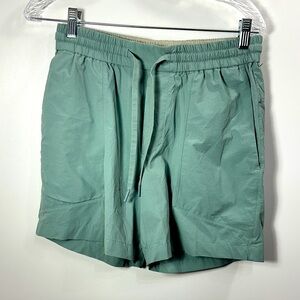 Lululemon Men’s green athletic short size medium
